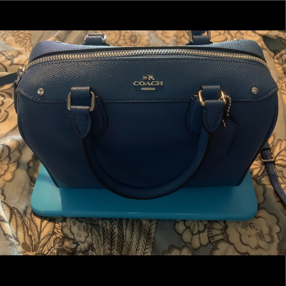 🌺 4th of July sale🌼Coach mini Bennett